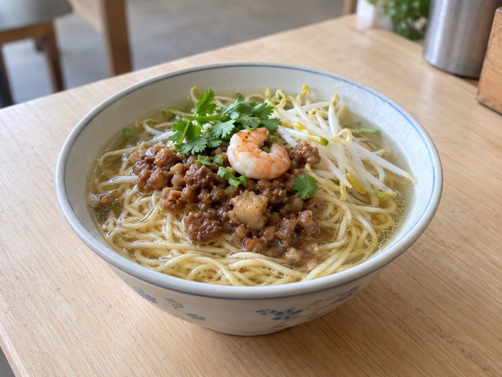 擔仔麵(タンツーメン)の見た目を紹介する生成画像
